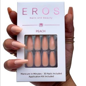 Strong, reusable, long lasting press on nails💅